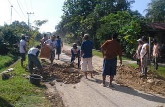 Kerja Bakti Warga
