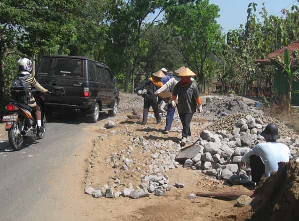 Perbaikan Jalan Desa
